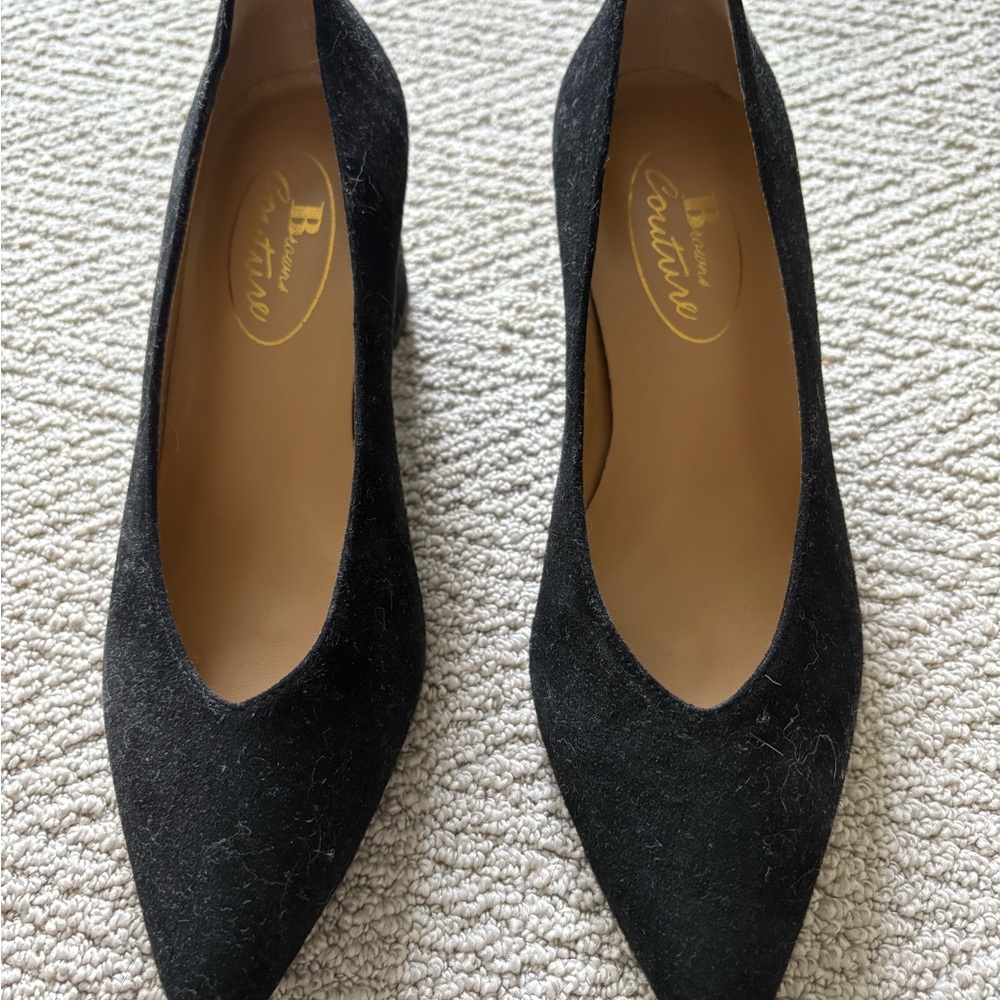Chic Black Suede Heels by